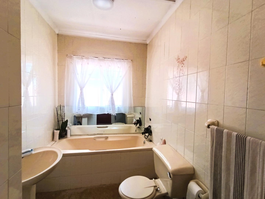 3 Bedroom Property for Sale in Langenhovenpark Free State